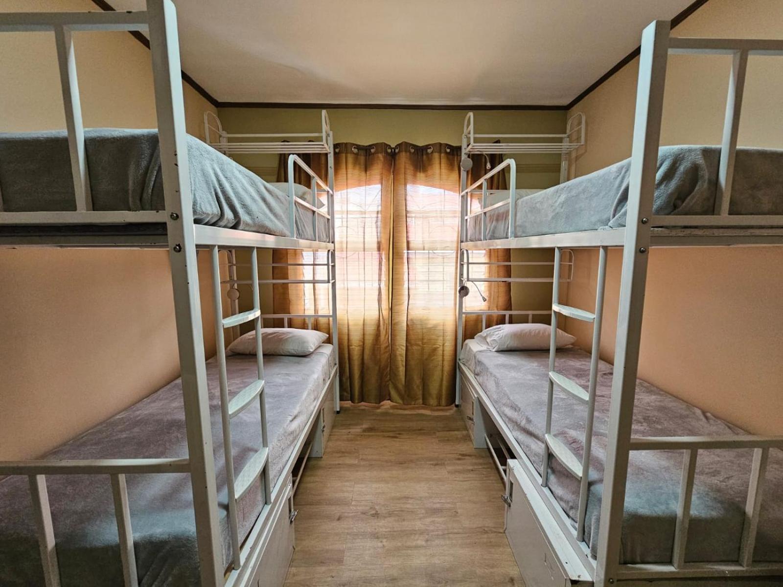 Hostel La Cali Inn Сан-Хосе Экстерьер фото