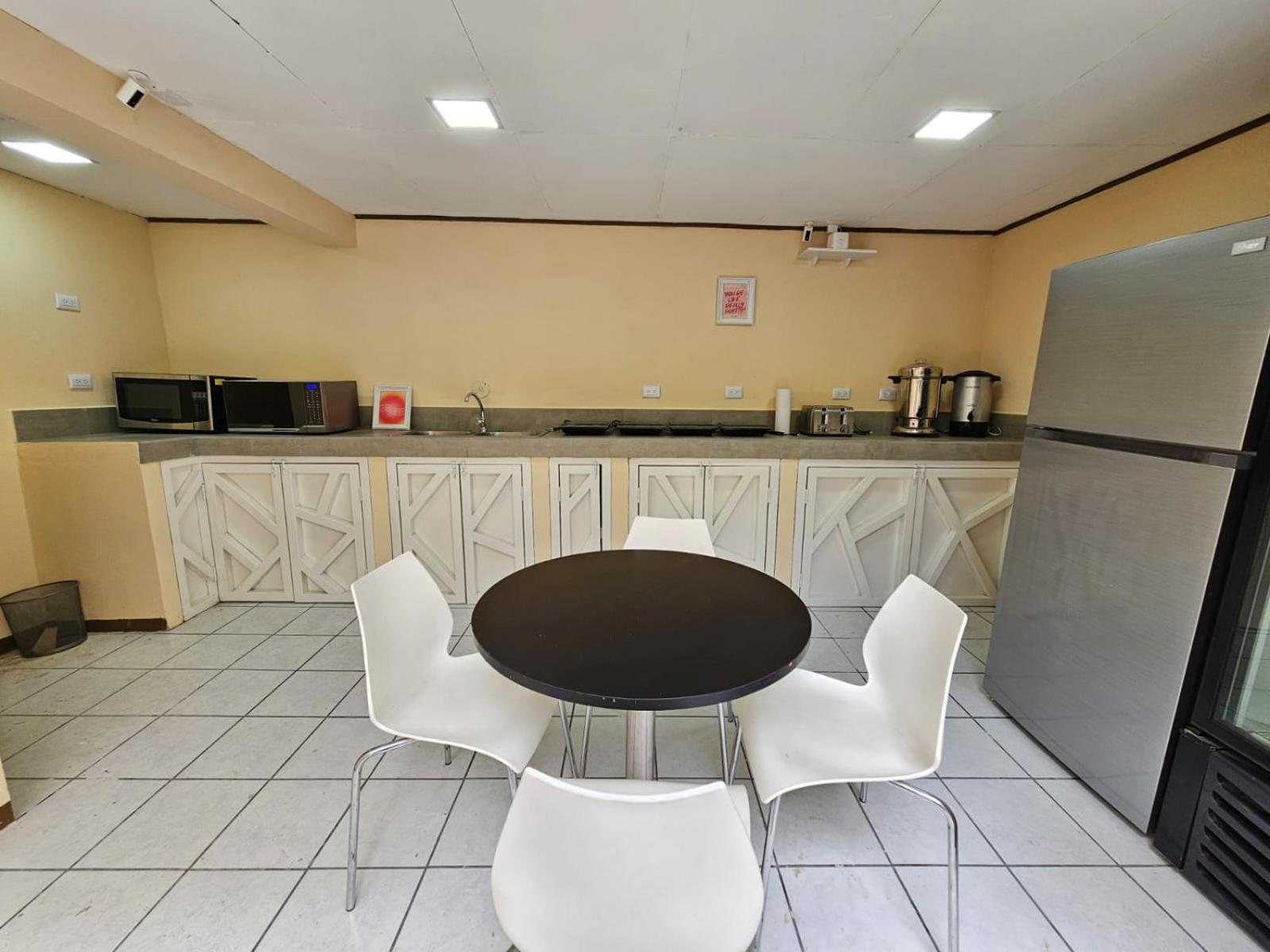 Hostel La Cali Inn Сан-Хосе Экстерьер фото