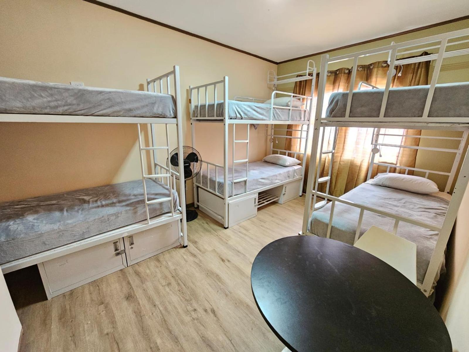 Hostel La Cali Inn Сан-Хосе Экстерьер фото