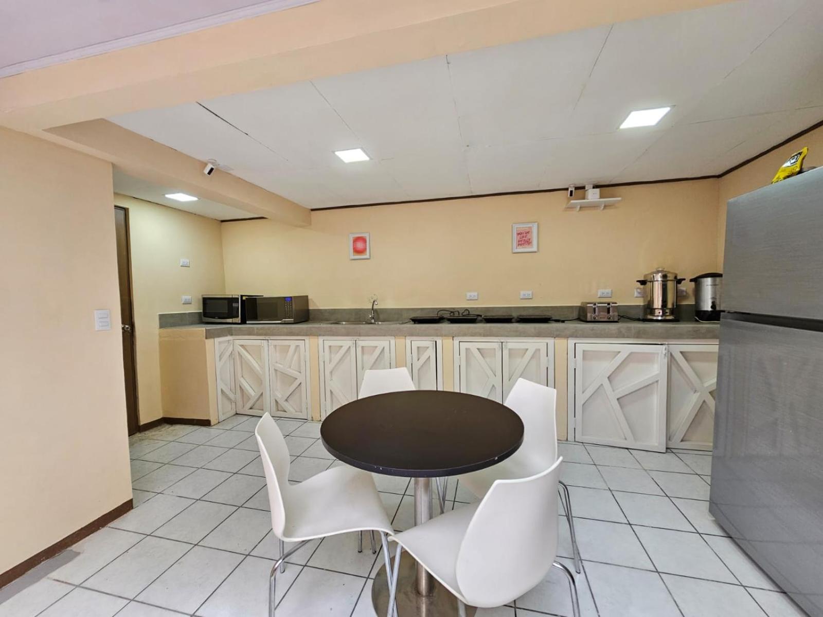 Hostel La Cali Inn Сан-Хосе Экстерьер фото