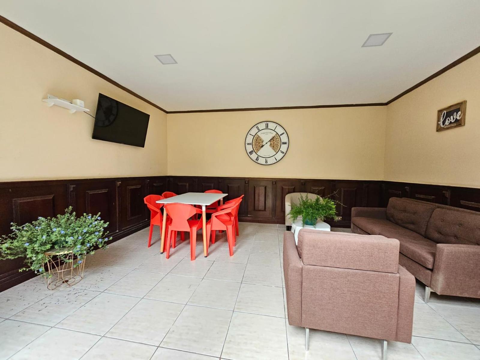 Hostel La Cali Inn Сан-Хосе Экстерьер фото