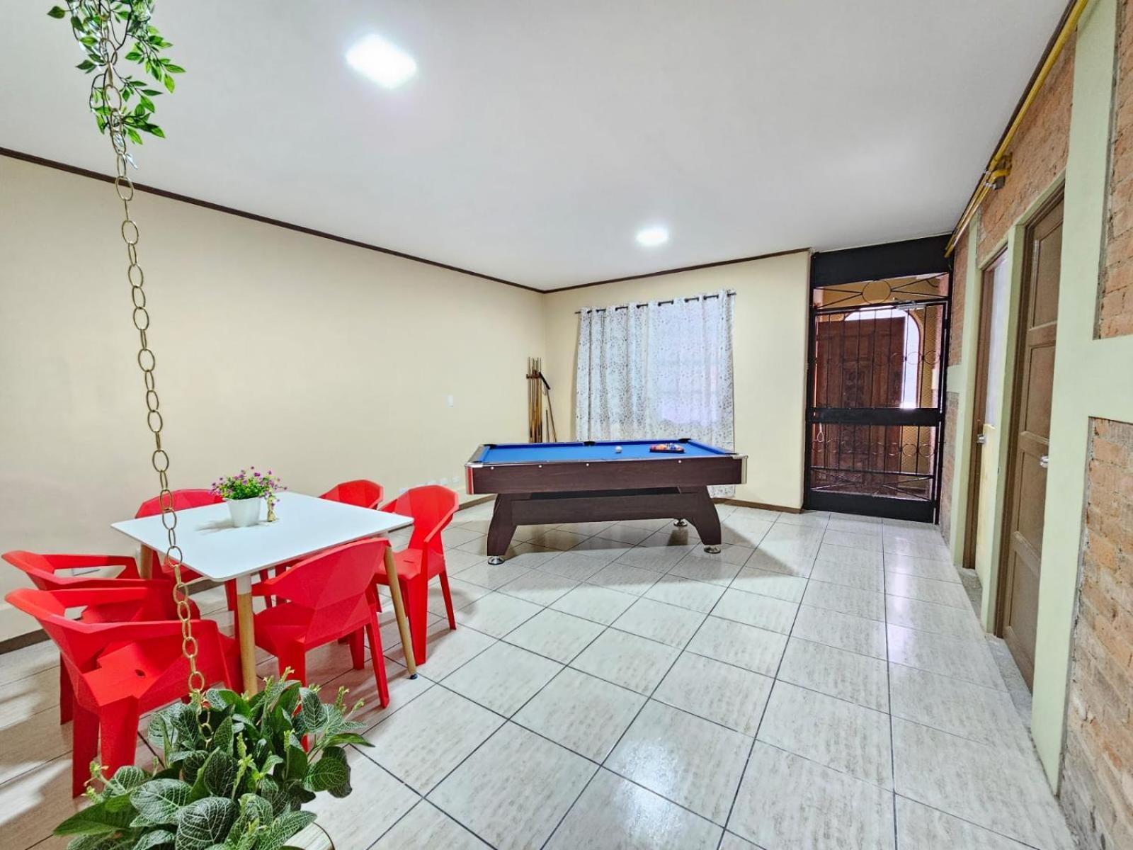 Hostel La Cali Inn Сан-Хосе Экстерьер фото